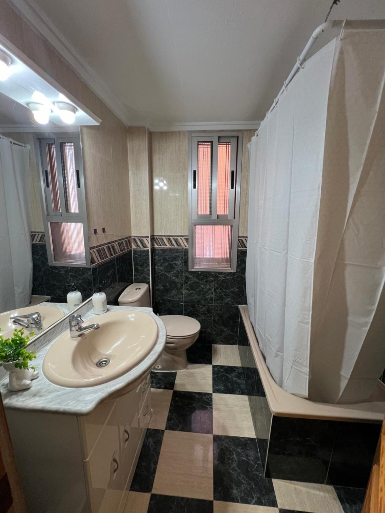 Piso Completo Cerca De Artes Y Ciencias Apartamento Valência Exterior foto